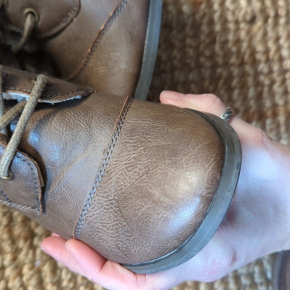 Brown Heel Boots w/ Faux fur lining size 8.5 - Picture 5 of 7